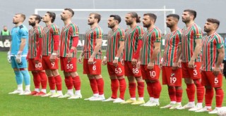 Karşıyaka liderle farkı yine 8'e indirdi