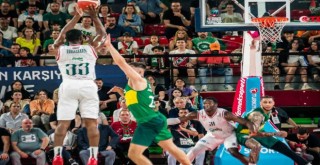 Pınar Karşıyaka yarı final için Bursa'da