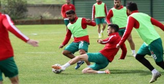 Karşıyaka, Gölcükspor'u konuk ediyor