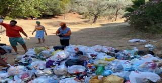 Doğal plaj çöplüğe döndü