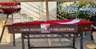 Rekortmen milli yüzücü Ersin Aydın Karşıyaka'da son yolculuğuna uğurlandı