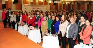 Kadınlar Balçova’da şiddete karşı tek yürek oldu