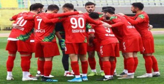 Karşıyaka'da 9 futbolcu 3 farklı ligde formayı giydi