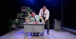 İzmir Şehir Tiyatroları yeni sezonu Karşıyaka'da açıyor