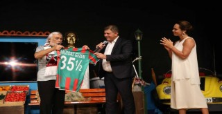 Müjdat Gezen'in Karşıyaka'daki oyunu ıspanak yüzünden iptal