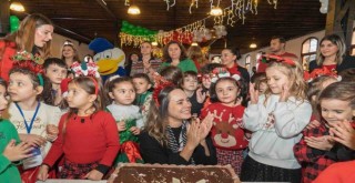 Yuvamız İzmirli çocuklara yeni yıl sürprizi