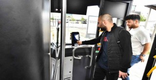 Gençler ''Genç İzmirim Kart''tan memnun