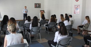 Karşıyaka Halk Eğitim sağlık için 32 kadına iş istihdam etti