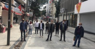 Karşıyaka Çarşı esnafı, çarşının açılmasını istiyor...