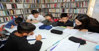 Bayraklı’da herkes için kütüphane