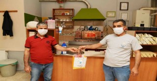 Çiğli'de kahvehane ve çay ocaklarına hijyen seti