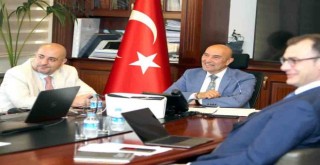 Başkan Soyer: En önemli görevim kötü günde yurttaşlarımın yanında olmak