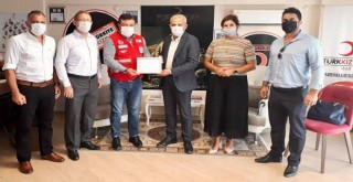 MHP Karşıyaka Yönetimi, Türk Kızılay Karşıyaka Şubesi'ni ziyaret etti
