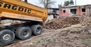 Bornova'da kaçak moloza geçit yok