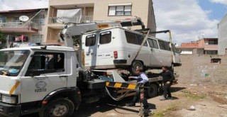 Karşıyaka’da 3 ayda 120 hurda araç çekildi