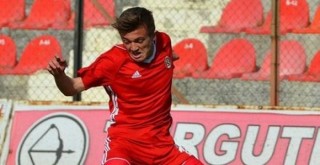 Karşıyaka, Ferhat ile ilgileniyor