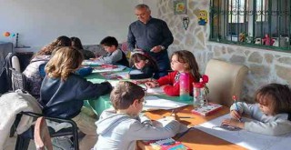 Köy çocukları karikatürle tanıştı