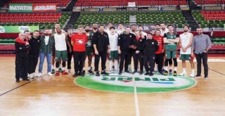 Pınar Karşıyaka erteleme maçında Büyükçekmece karşısında