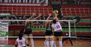 Karşıyaka Gelişim'i rahat geçti