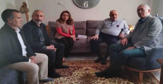 CHP’li Sertel İzmir’e sığınan depremzedeleri ziyaret etti