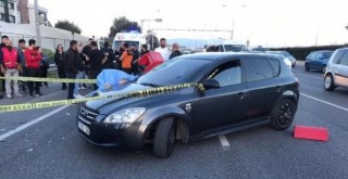 Karşıyaka'da otomobil ile çarpışan motosiklet sürücüsü hayatını kaybetti