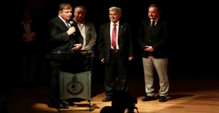 Komünist Osman, Karşıyaka'da ayakta alkışlandı