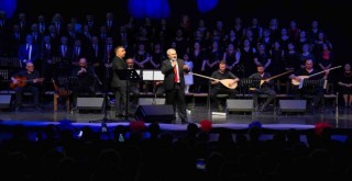 Türküler, depremde yaşamını yitirenler anısına seslendirildi