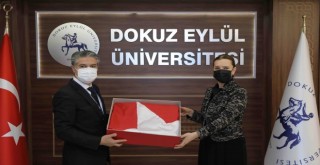 Anıtkabir'de dalgalanan Türk Bayrağı DEÜ'de sergilenecek