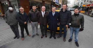 Başkan Batur sahada, esnafın yanında