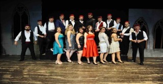 Karşıyaka Belediye Tiyatrosu’ndan iki yeni oyun