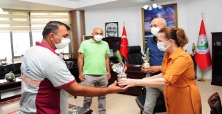 Başkan Çalkaya’dan alev savaşçılarına anlamlı hediye