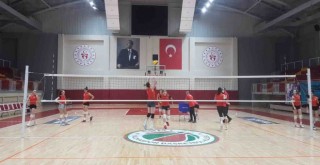 Karşıyaka filede Edremit Bld. Altınolukspor karşısında