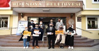 Endonezyalı öğrencilerden  depremzede çocuklara bilgisayar