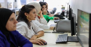 Gediz’deki kurslar 7’den 70’e ilgi görüyor