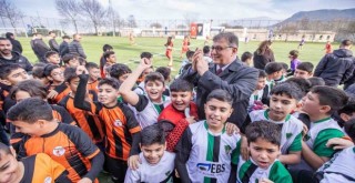 İzmir Büyükşehir Belediyesi futbol altyapı liglerine sponsor oldu