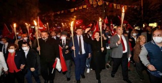 Karşıyaka’da yürekler Cumhuriyet için attı