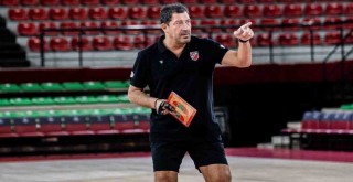 Sarıca: 15 sayı geriden gelip maçı çevirmek olağanüstü