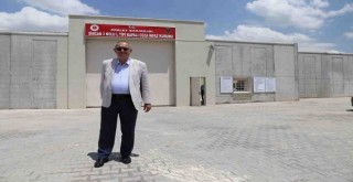 Atila Sertel tutuklu meslektaşı Müyesser Yıldız’ı ziyaret etti