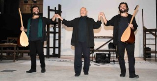 Genco Erkal'a yoğun ilgi