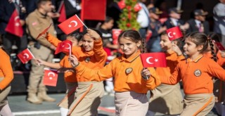 Cumhuriyet coşkusu İzmir’in her yerine yayılacak