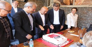 Rekor oya pastalı kutlama...