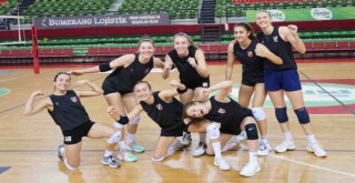 Karşıyaka, Sakarya Voleybol'u konuk ediyor