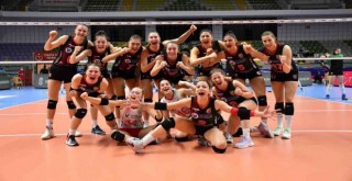 Karşıyaka Sultanlar Ligi için ilk maçına çıkıyor