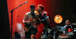 İzmir 3 günde 15 sanatçıyı ağırlayacak