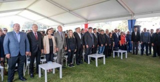 İzmir depreminin 4.yıl dönümünde hayatını kaybedenler anıldı