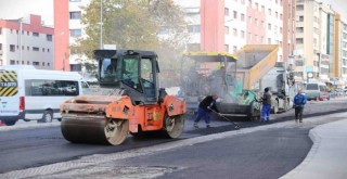 İzmir’de asfalt atağı