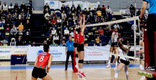 Karşıyaka, Sakarya'dan mağlubiyetle dönüyor