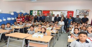 Türk Kızılay'ından Karşıyaka'da 703 öğrenciye destek