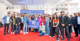 Başkan Soyer: Gençlerimizi hiç bir yere göndermeyeceğiz