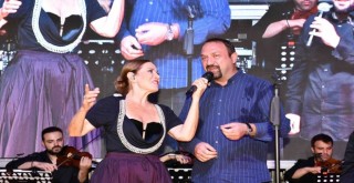 Çiğli’de Zuhal Olcay rüzgarı esti